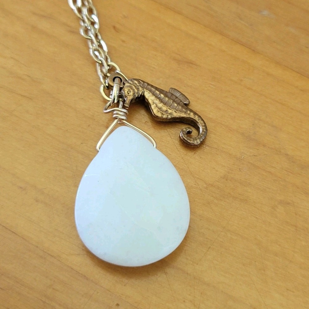 JAMI White Agate Seahorse Pendant Necklace Silver Tone Beach Boho